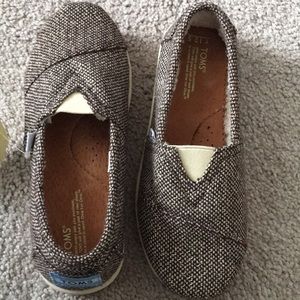 Girls Youth TOMS size 12.5
